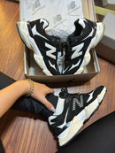 Tênis New Balance 9060 Couro - Preto/Branco