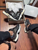 Tênis New Balance 9060 Couro - Preto/Marrom