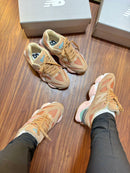 Tênis New Balance 9060 Couro - Rosa/Goiaba